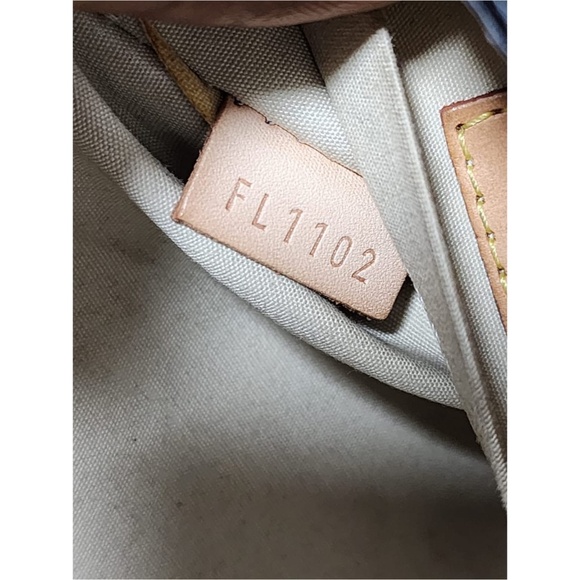 Authentic Louis Vuitton Monogram Vernis Bellflower PM Shoulder/Crossbody Bag Bla - Picture 13 of 15